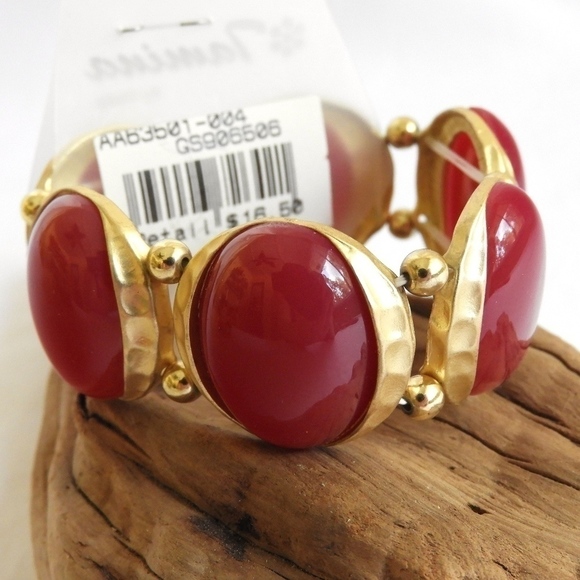 𝅺3/$29! Cranberry Red & Gold Statement Bracelet   - Picture 5 of 6